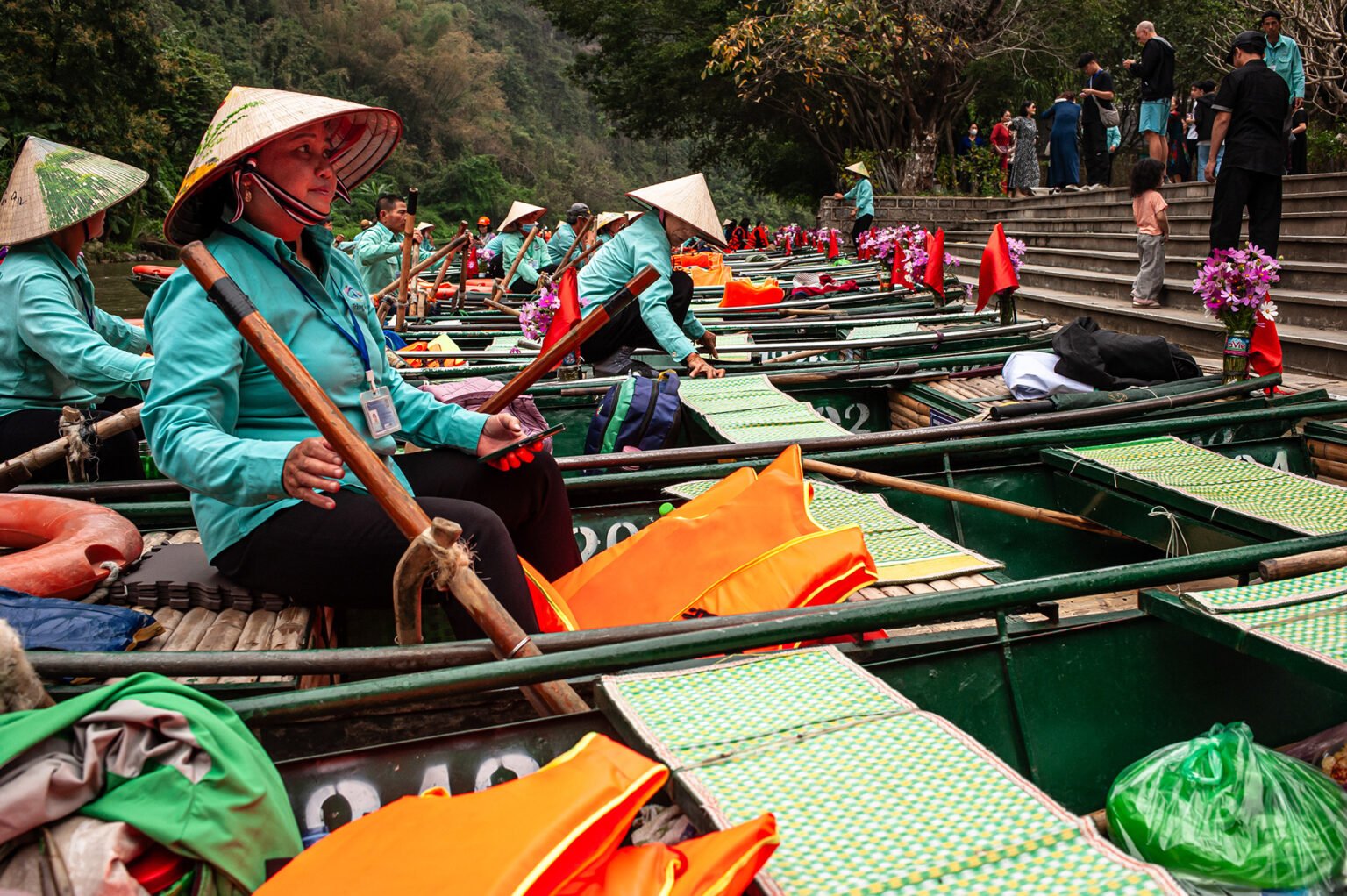 Voyage Vietnam - Ninh Binh, la baie d'Ha Long des terres - Bateliers de Trang An