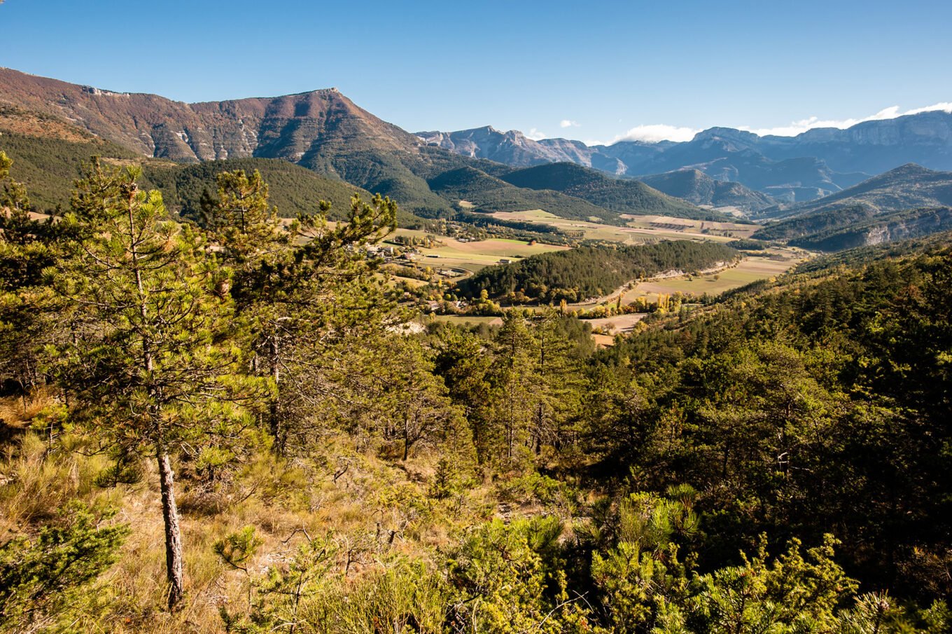 Randonnée automne diois drome - Vue sur Marignac-en-Diois et les contreforts du Vercors depuis le col de Ponet et Marignac