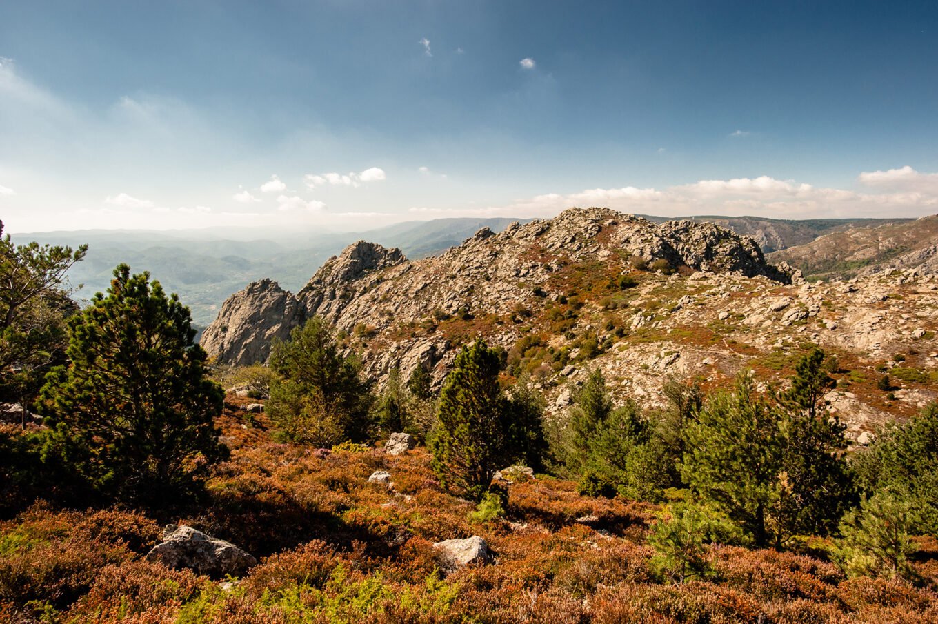 Randonnée bivouac aux Gorges d'Heric et au Caroux - Paysage le long des chemins de randonnée du Caroux