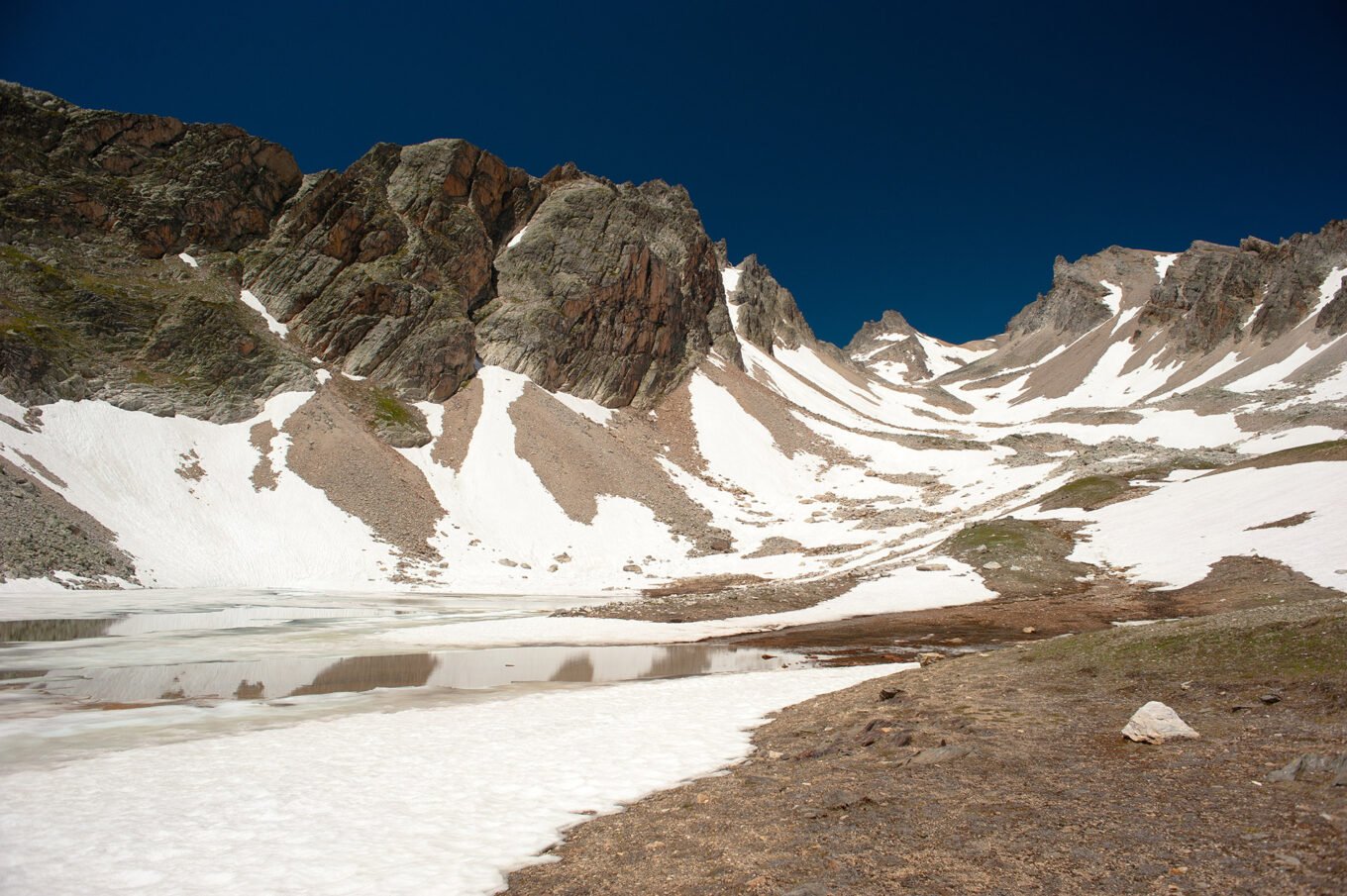 Randonnée Bivouac Clarée Thabor Tour des Cerces - Lac blanc et son vallon montant au Roc de Valmeinier et à la Pointe des Angelières