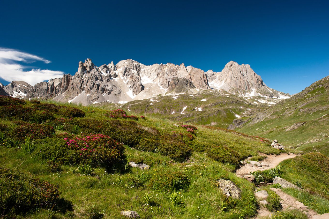 Randonnée Bivouac Clarée Thabor Tour des Cerces - Jolie vue au départ matinal de la randonnée : le massif des Cerces