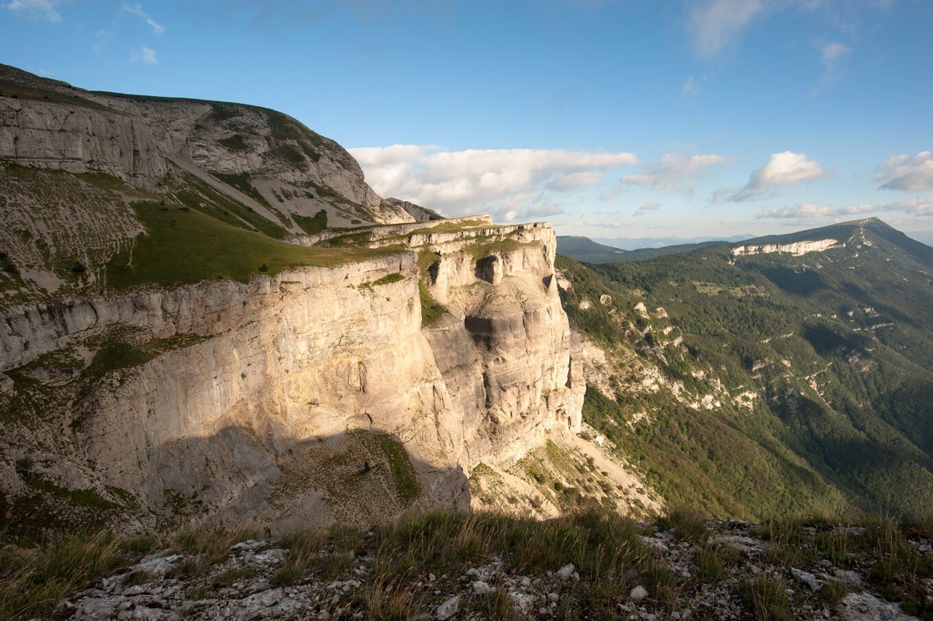 Randonnée bivouac Font d'Urle Vercors - Les falaises du Puy de la Gagère