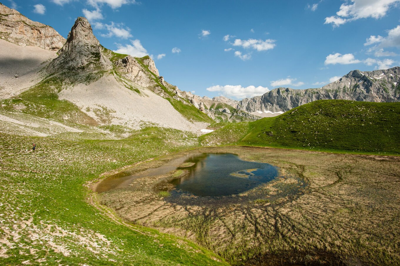 Randonnée bivouac au lac du Lauzon dans le Dévoluy - Le Lac du Lauzon et la Tête des Vautes