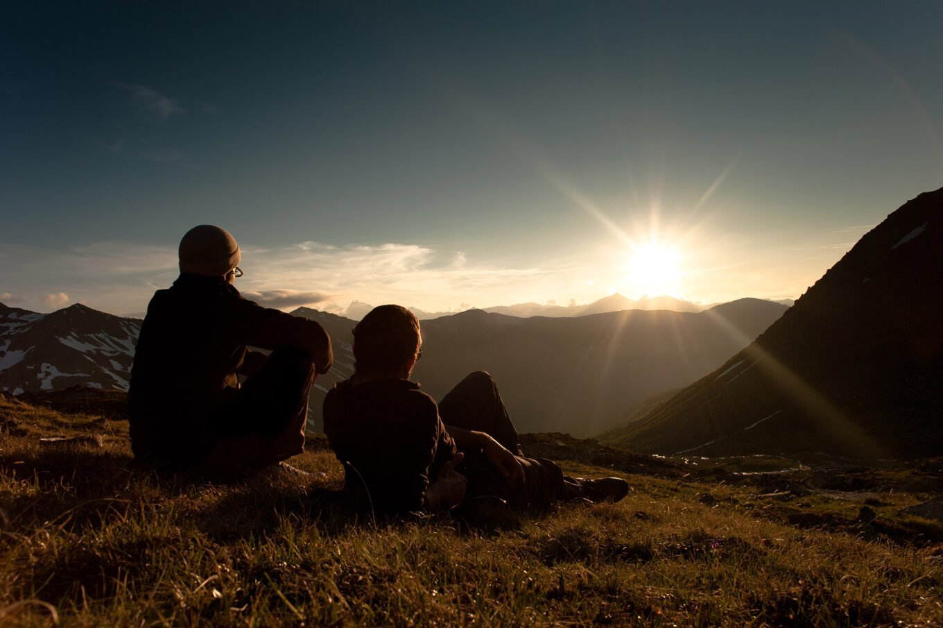 Randonnée bivouac dans le massif du Mont Thabor - Coucher de soleil sur la haute vallée de Valmeinier