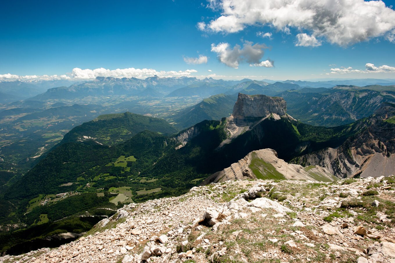 Randonnée Grande Traversée du Vercors - Le Mont Aiguille vu depuis le Grand Veymont