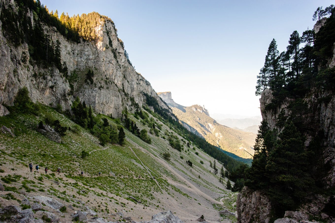 Randonnée Grande Traversée du Vercors - Descente dans le pays diois par le Pas de Chabrinel