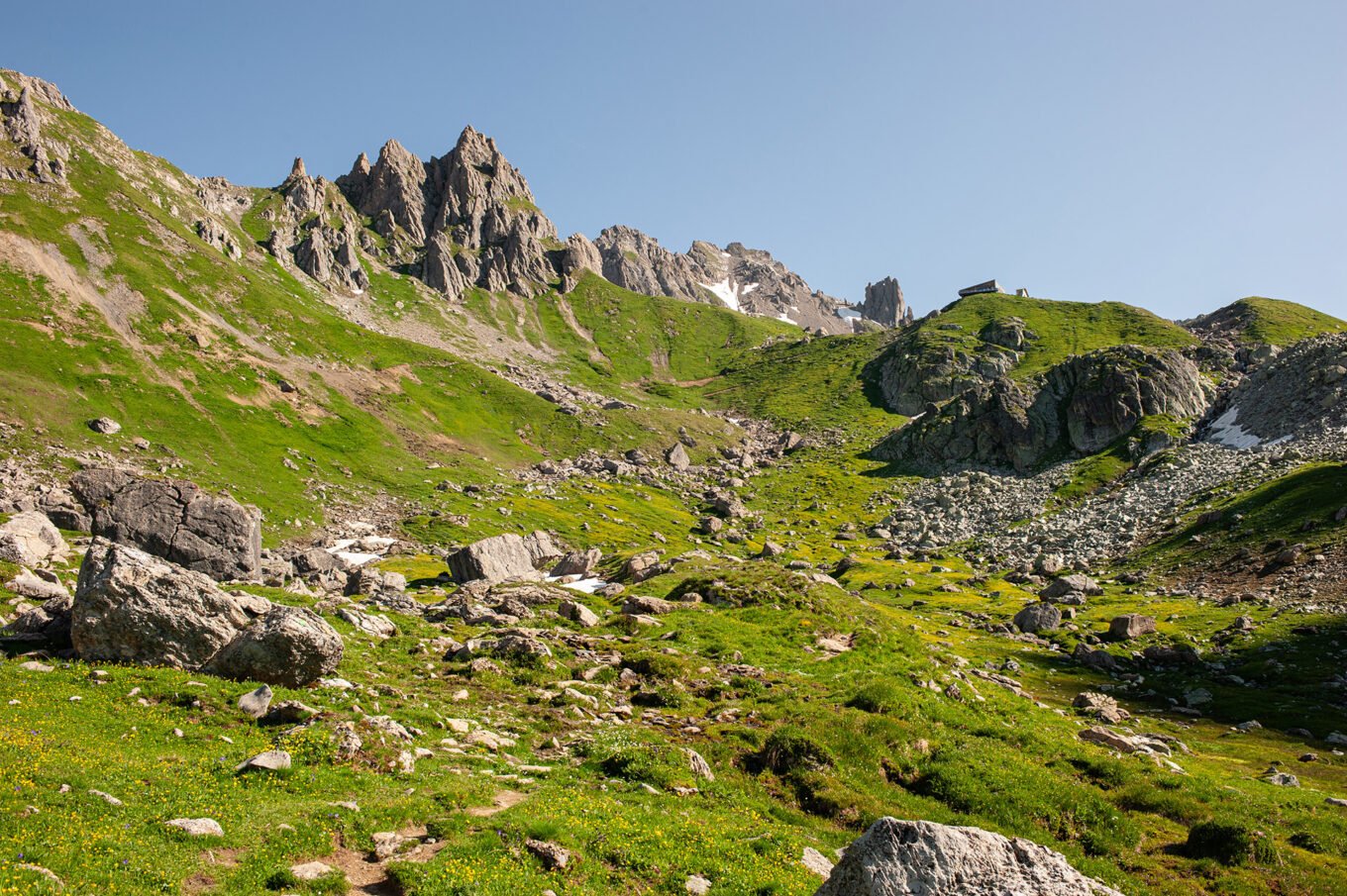 Randonnée GTA / GR5 Grande Traversée des Alpes - Descente du refuge de Presset en direction de Landry, Beaufortain