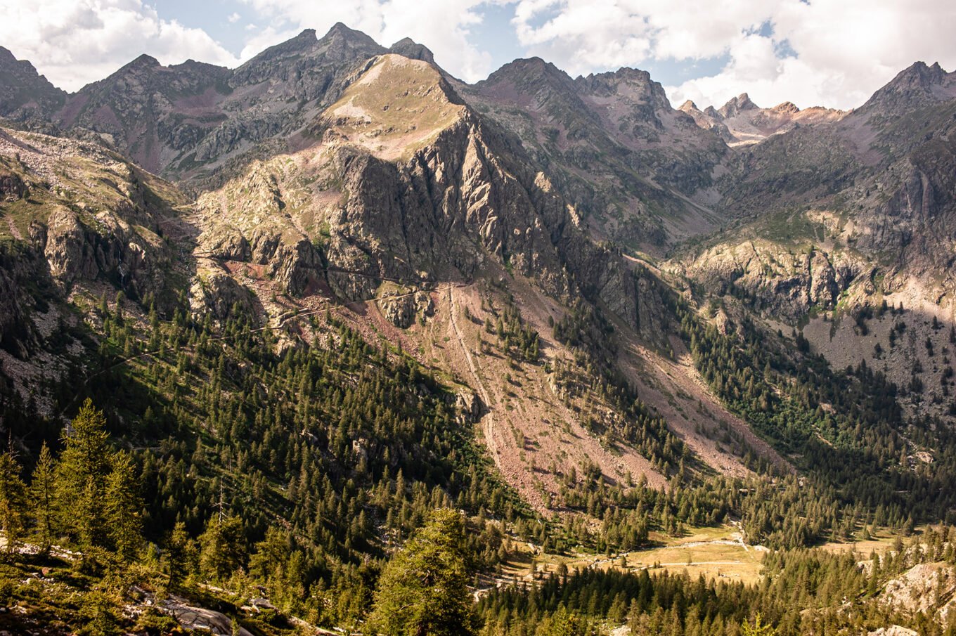 Randonnée GTA / GR5 Grande Traversée des Alpes - Monte Matto, Parc Naturel des Alpes Maritimes en Italie