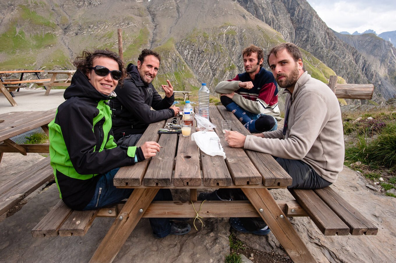 Randonnée itinérante sur le plateau d'Emparis et le parc des Écrins - Apéro rando au refuge du Goléon