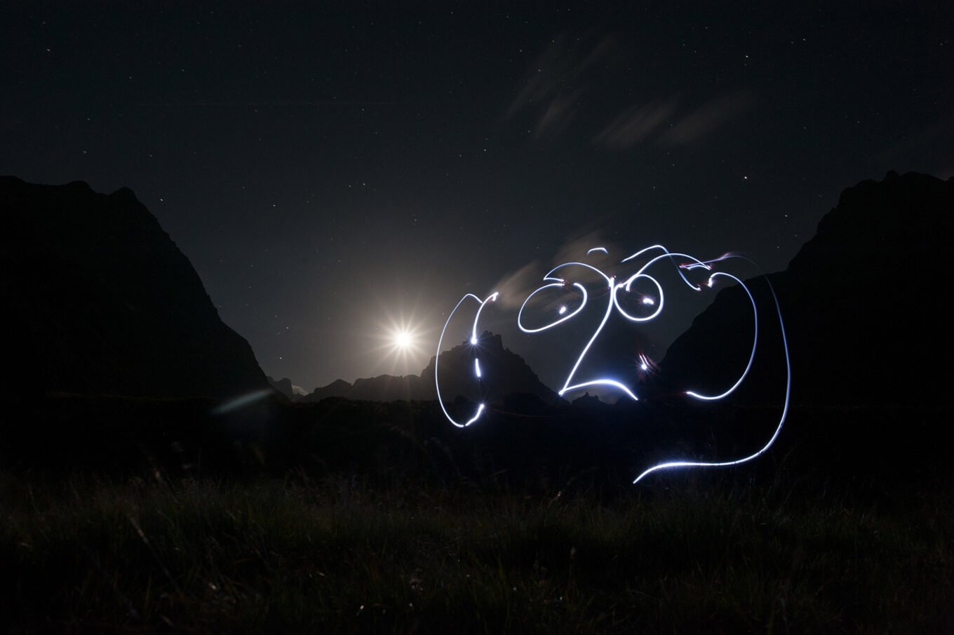 Randonnée itinérante sur le plateau d'Emparis et le parc des Écrins - Light painting en haute montagne