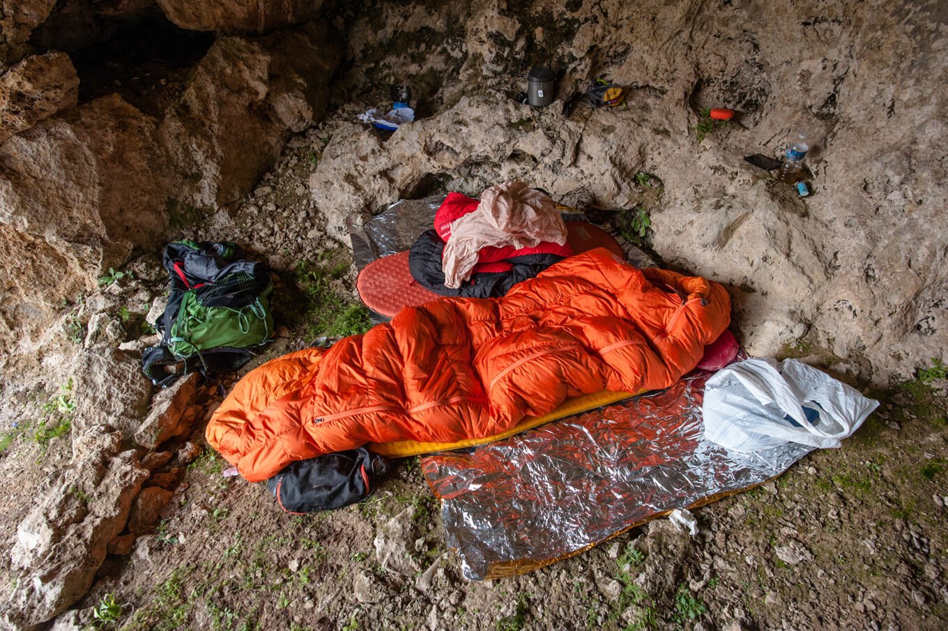 Randonnée aux Lacs de Morgon dans le Parc National du Mercantour - Notre bivouac dans une grotte