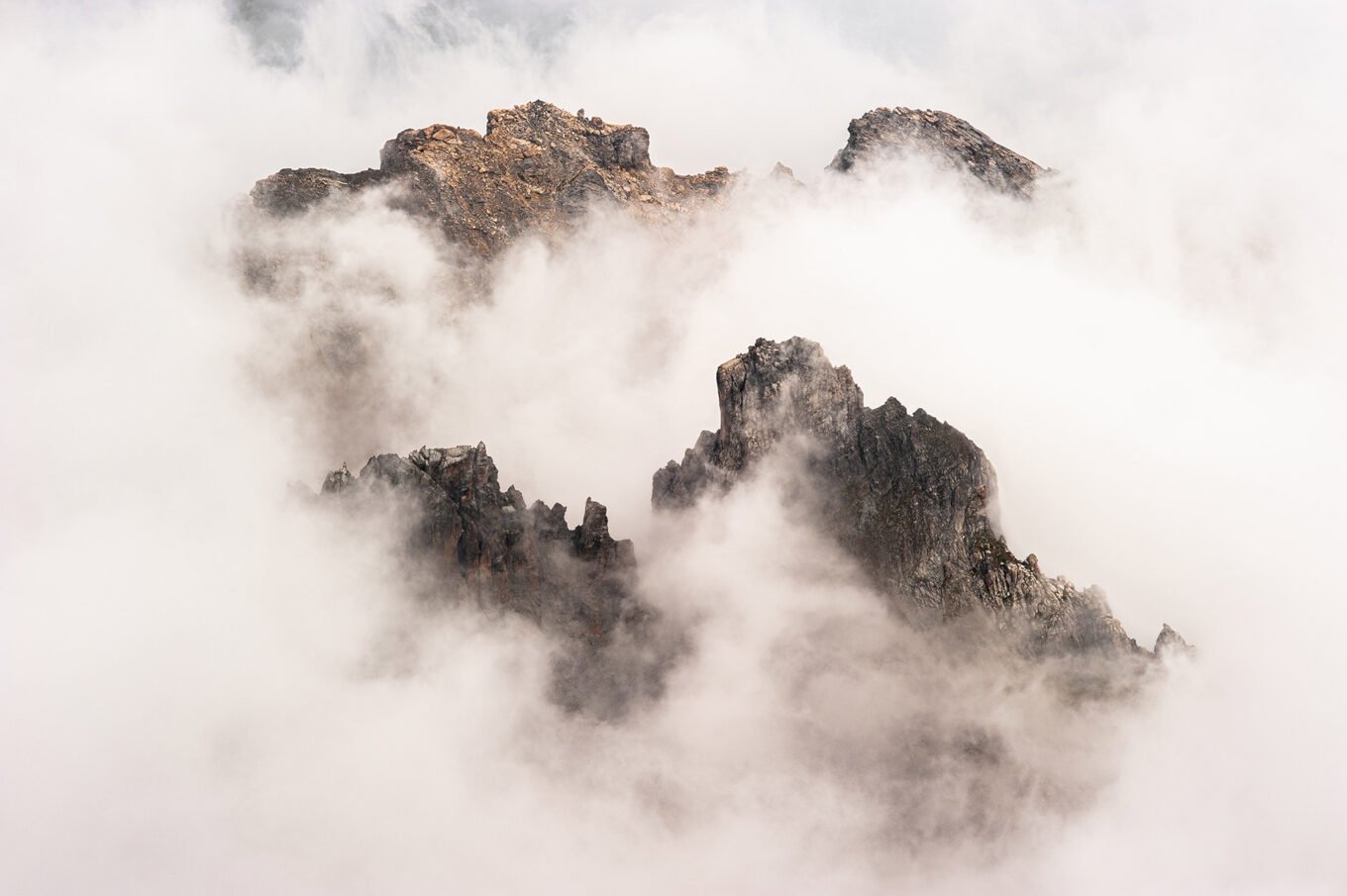 Randonnée en Haute-Ubaye - Vue sur la mer de nuages depuis la Tête de la Fréma
