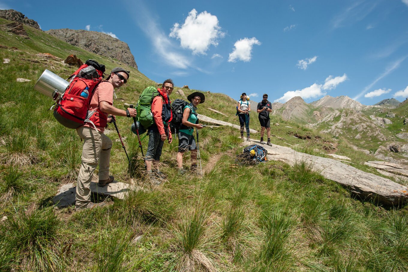 Randonnée Tour du Queyras par l'Ubaye en 9 jours - L’itinéraire du jour remonte vers le Col de longet