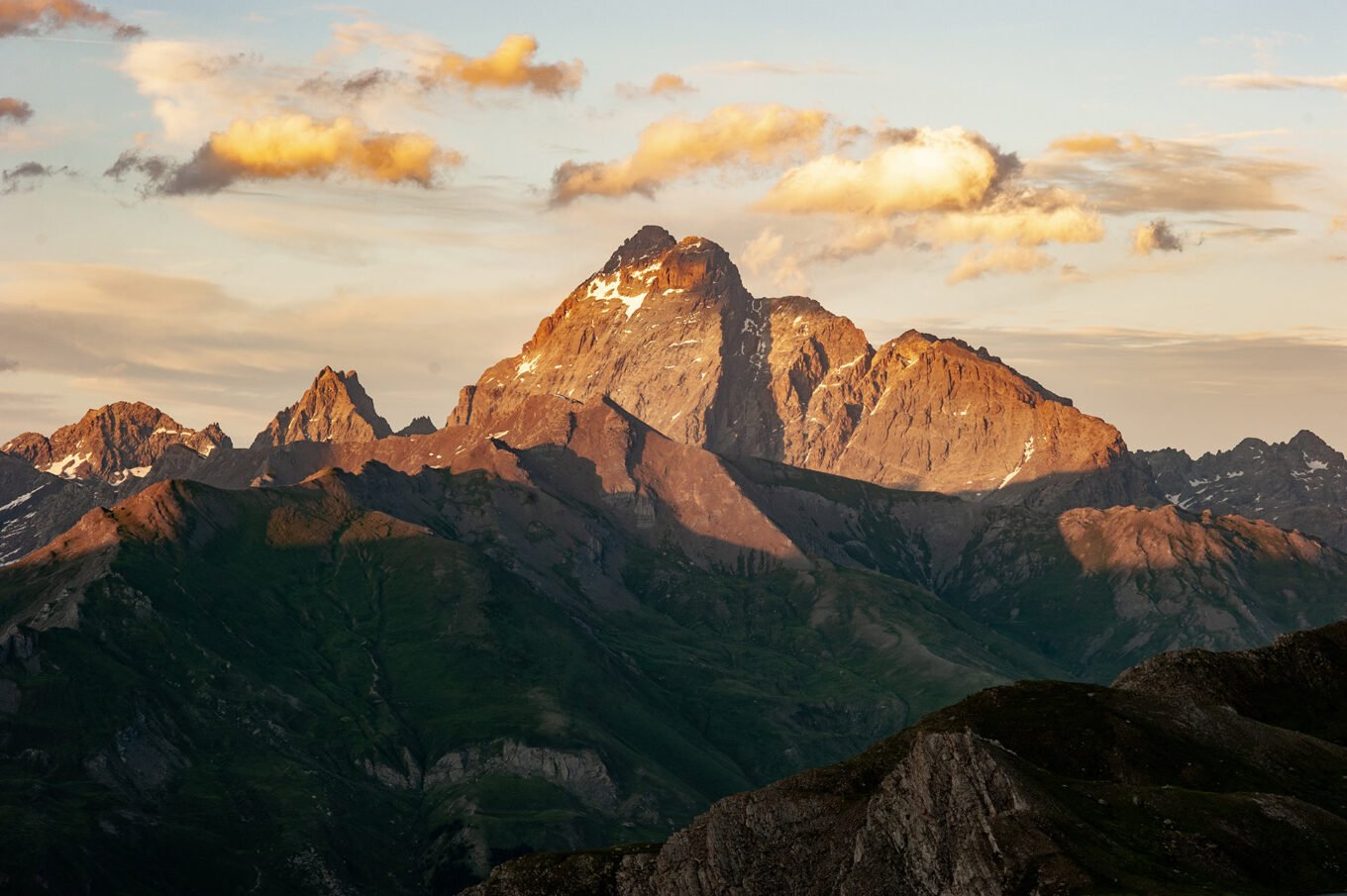 Randonnée Tour du Queyras par l'Ubaye en 9 jours - Le Mont Viso