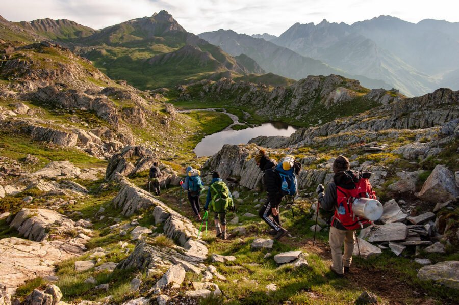 Randonnée Tour du Queyras par l'Ubaye en 9 jours - Départ de la randonnée sous la belle lumière matinale