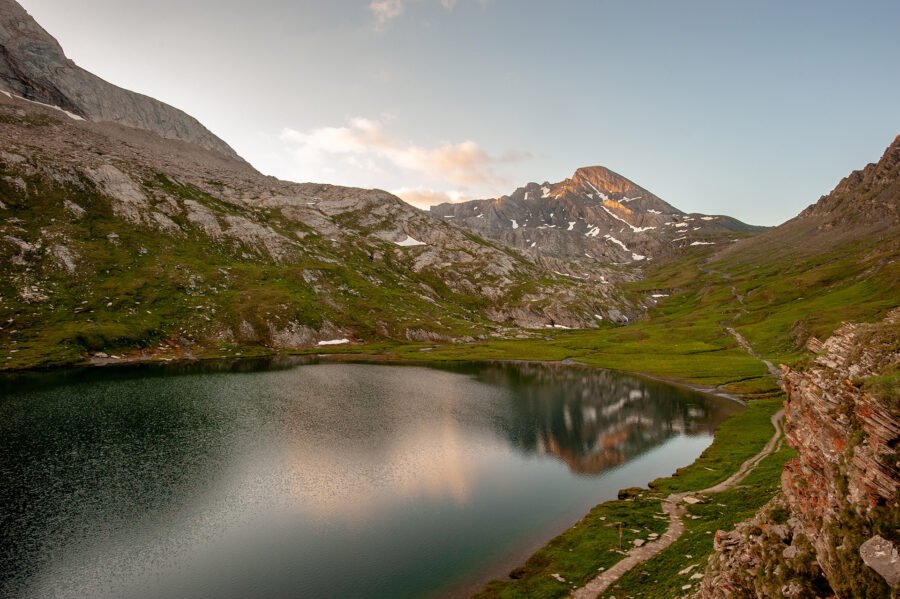 Randonnée Tour du Queyras par l'Ubaye en 9 jours - Le Lac Foréant au petit matin