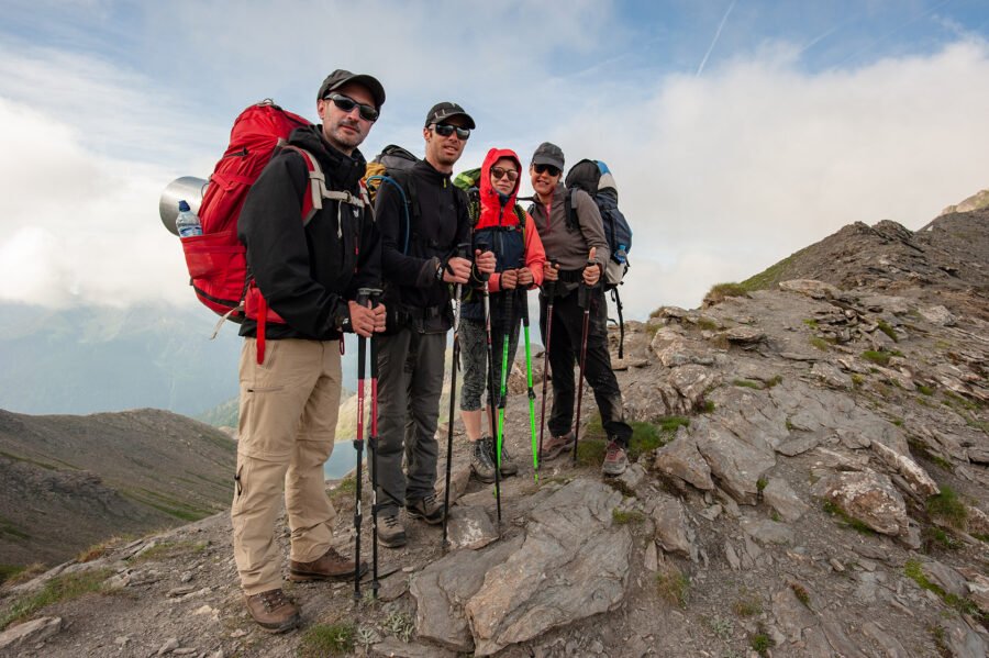 Randonnée Tour du Queyras par l'Ubaye en 9 jours - Photo de groupe au col du Malrif