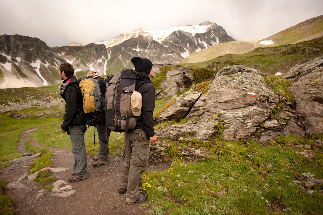 Randonnée Tour du Mont Thabor - Instant de contemplation des montagnes dans le vallon du Peyron sous le mont Thabor