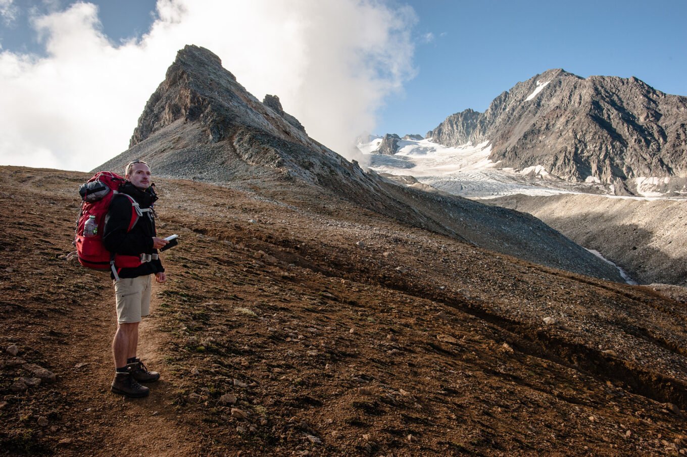 Randonnée itinérante traversée des la Vanoise en 6 jours - Descente du col du Soufre le long du Glacier de Gebroulaz