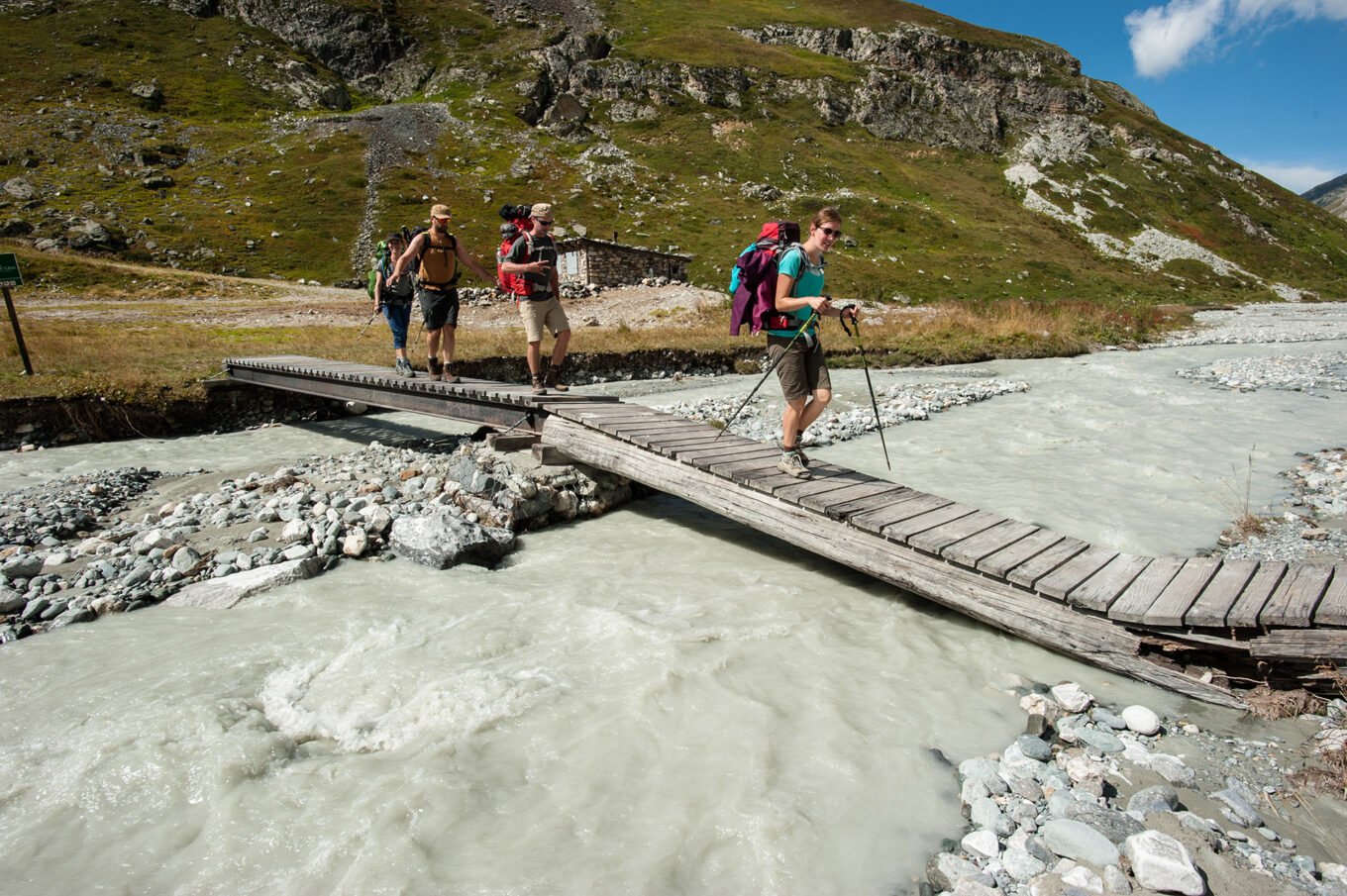 Randonnée itinérante traversée des la Vanoise en 6 jours - Petit pont sur le Doron des Allues