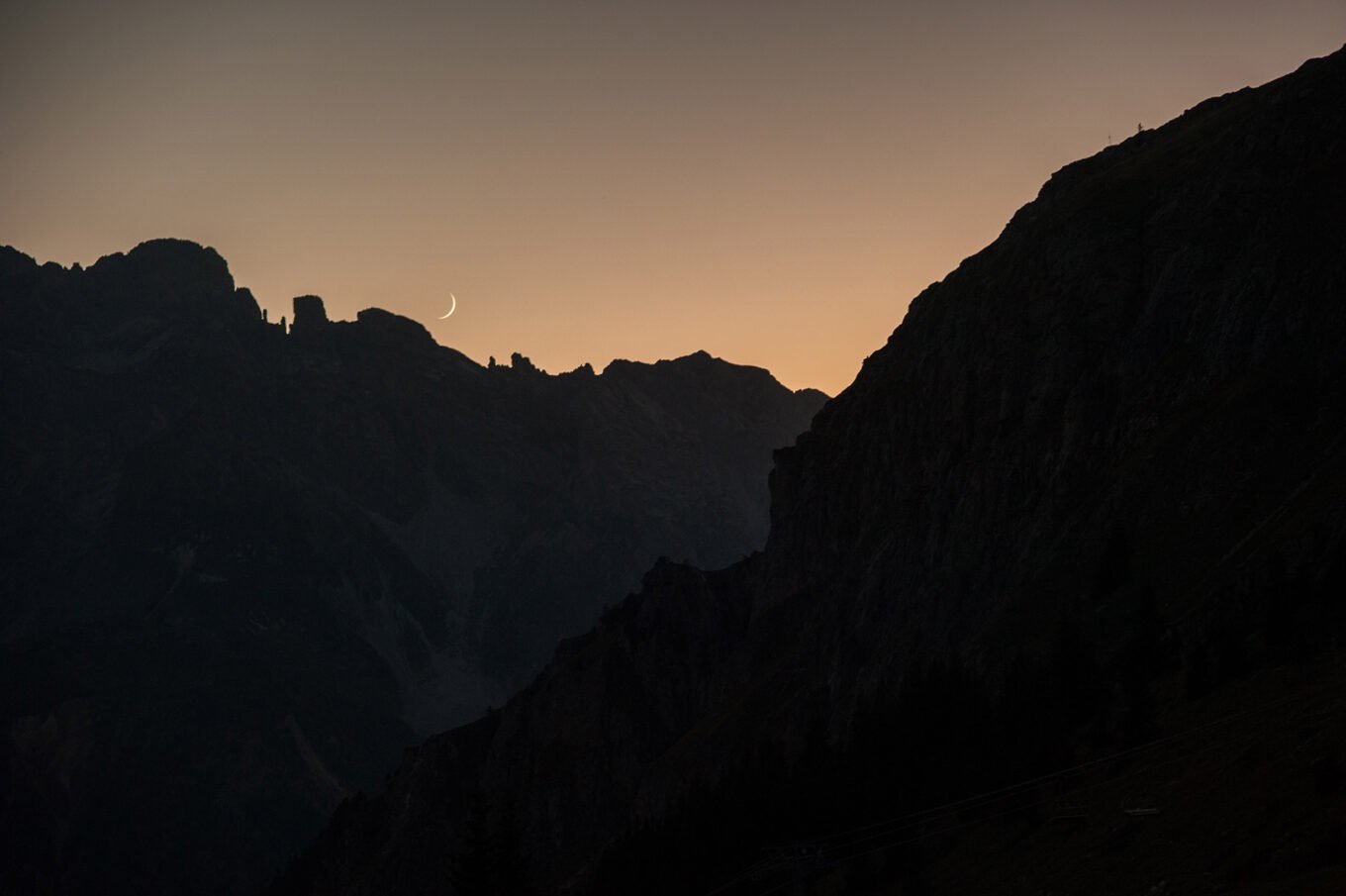 Randonnée itinérante traversée des la Vanoise en 6 jours - Lever de Lune sur la Vanoise